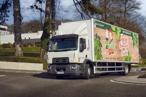 Renault Trucks D Wide equipped with a fridge for delivering fruit, vegetables and other herbs to its customers