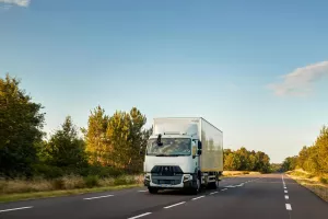 Renault Trucks D Wide GNV (Gaz Naturel de Ville) in Mont-de-Marsan - On the road - new facelift with GSR (General safety regulation) equipment