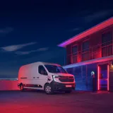 Renault Trucks Master 4 Red EDITION night charging