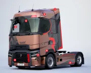 Renault Trucks T-High with figures on it