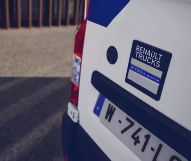 Renault Trucks Master E-Tech plate